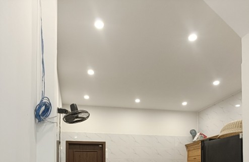 NHÀ CẦN BÁN GẦN BỆNH VIỆN E BẮC TỪ LIÊM 40M2 NHỈNH 6 TỶ